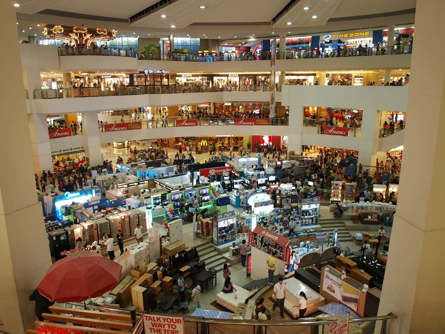 Explore the Best Dining and Shopping Experiences at Cannon Central